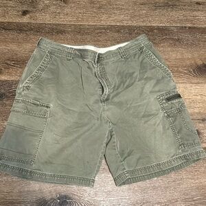 Columbia‎ green shorts 36